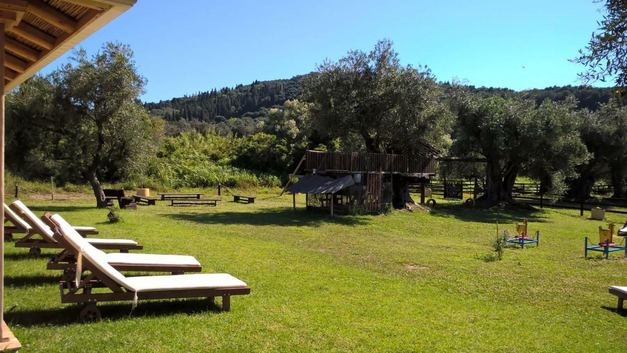 Honigtal Farmland Villa อายีโอส เยออร์ยิโอส ปากอน ภายนอก รูปภาพ